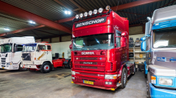 20260329-Tom-Holding-00255